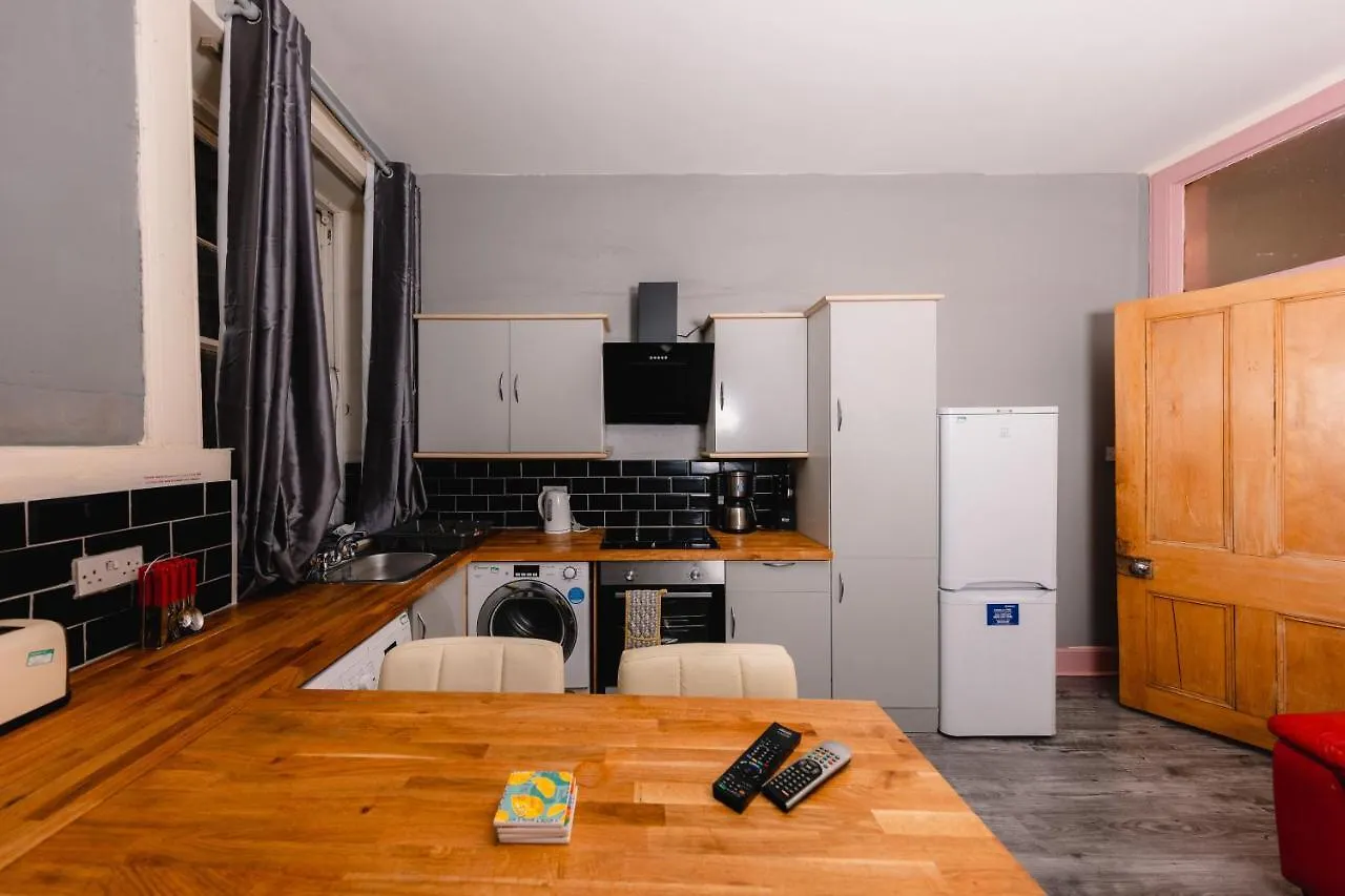 אדינבורו Super Central 4 Bedrooms Apartment By Calton Hill
