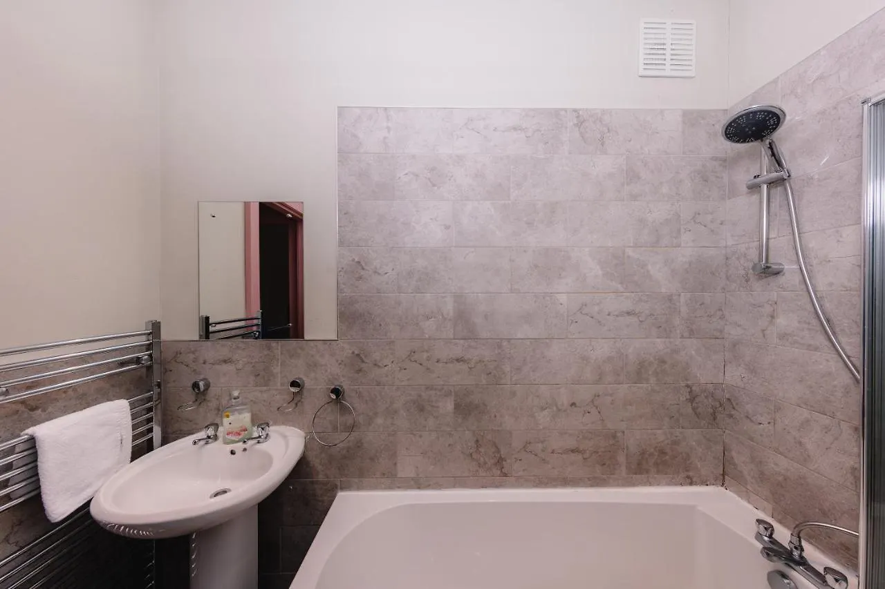 אדינבורו Super Central 4 Bedrooms Apartment By Calton Hill