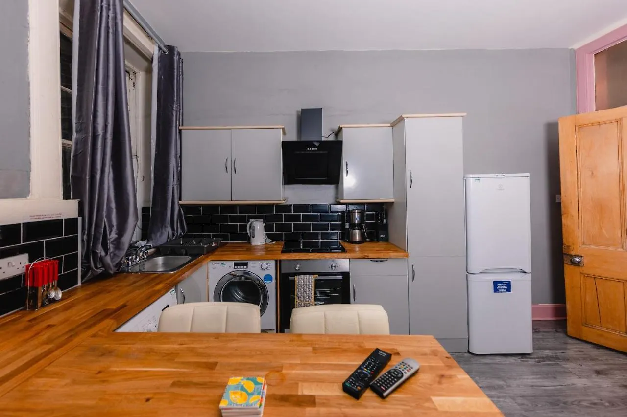 אדינבורו Super Central 4 Bedrooms Apartment By Calton Hill בריטניה