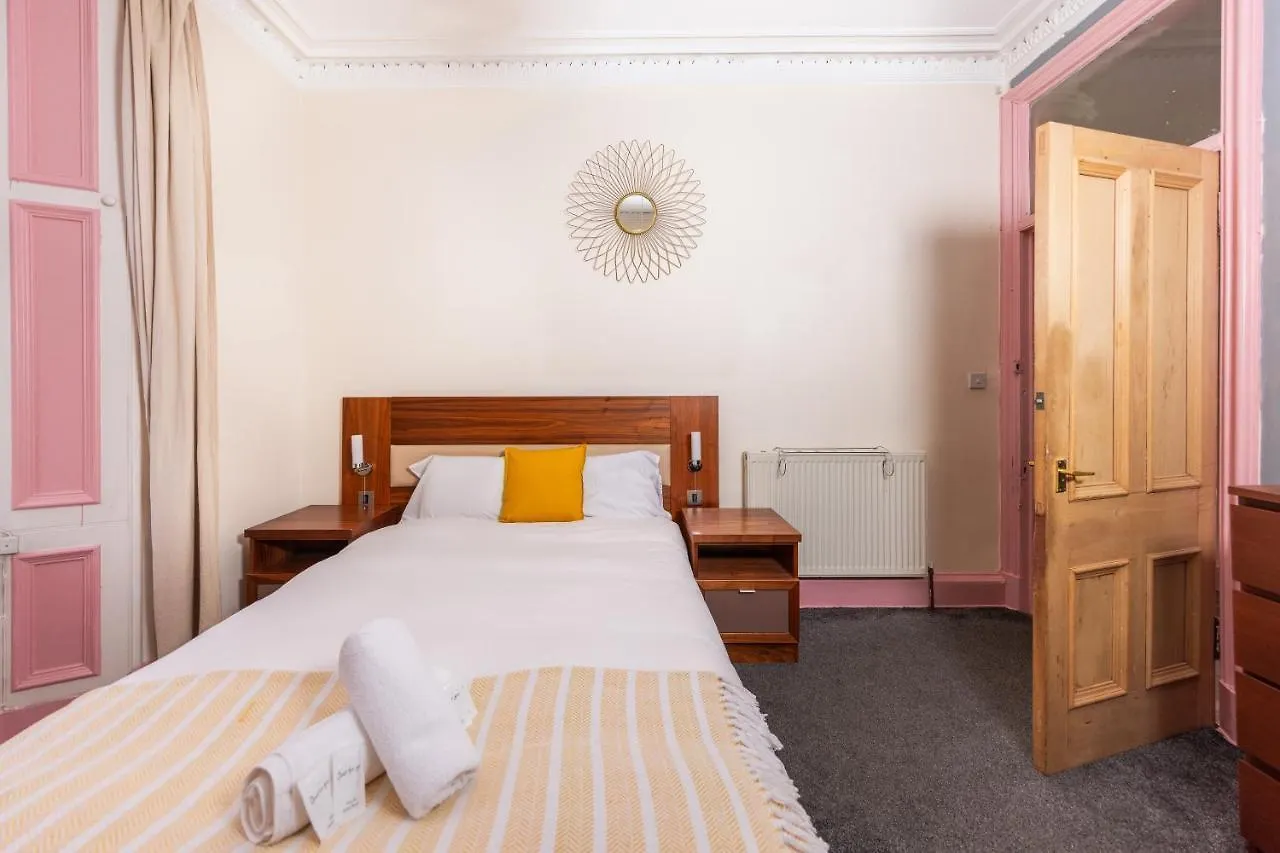 אדינבורו Super Central 4 Bedrooms Apartment By Calton Hill בריטניה